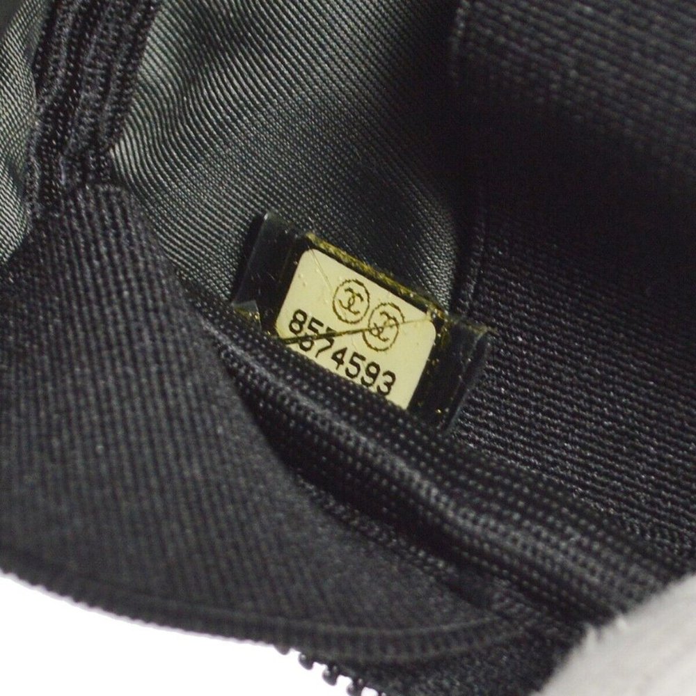 Authenticity Guaranteed Chanel Sports Line Leg Bag Pouch Black Green Nylon - Picture 8 of 10